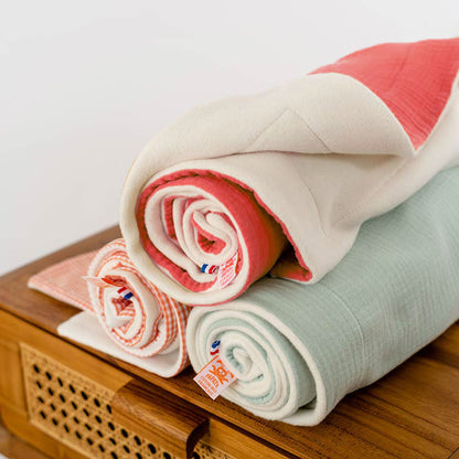 Organic Cotton Fleece Blanket -  Strawberry